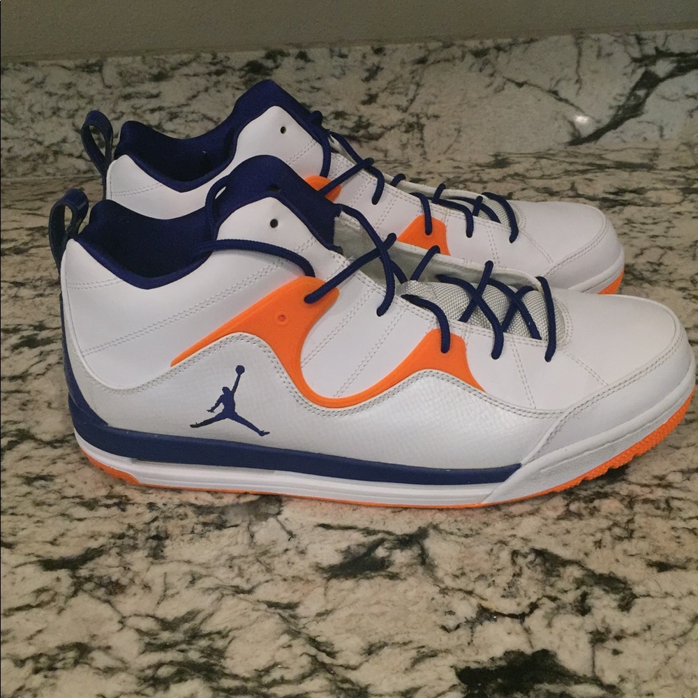 Jordan low-top basketball shoes